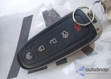 2018 Ford Escape Titanium z USA, uszkodzony, nr VIN 1FMCU9J96JUB05585